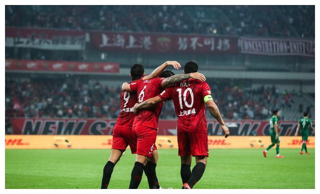 第81分钟,长安竞技作出换人调整,后卫丁国梁被替换下场.