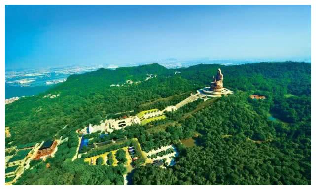 部,坐临南海大亚湾,毗邻惠州西湖,即惠州博罗县的西北部,又名为东樵山