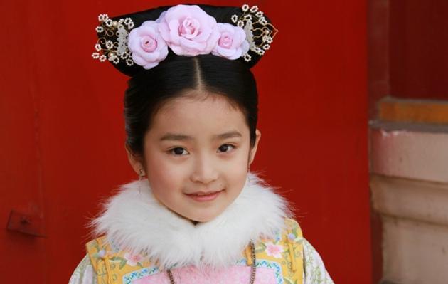 雍正唯一存活的女儿,母亲是雍正早年宠妃,地位曾高于甄嬛