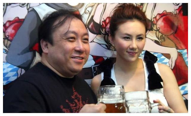 64岁导演王晶近照隐藏了41年的老婆原来是我们熟悉的她