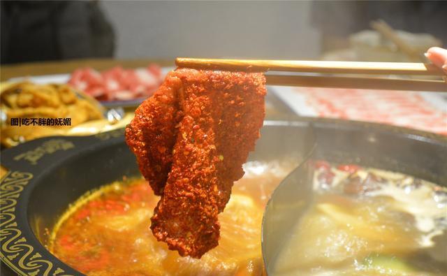 冬季用猪肝涮火锅,颜色鲜嫩的猪肝,腌制码味,吃嫩滑爽口