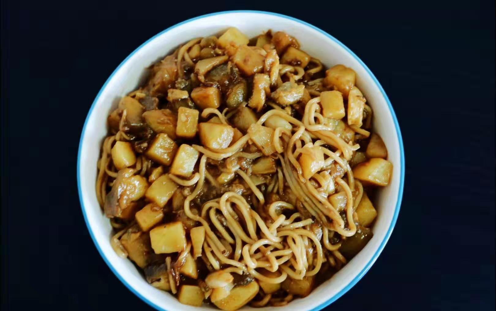 贼好吃的土豆茄子焖面,小白也能随便做
