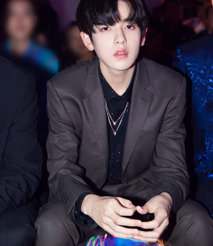 1 / 6 2019北京时装周开幕式,unine男团的几位成员受邀参加活动