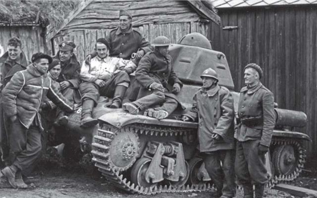 二战法军步兵班装备如何?一堆过期的老爷货,难怪打不过德军