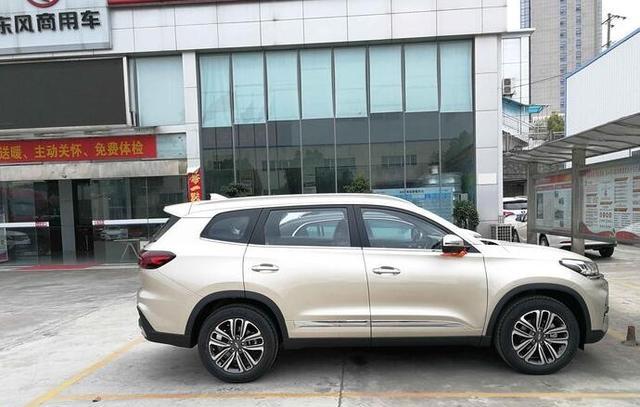 19款奇瑞瑞虎8实拍罕见大漠金色车身网友这个颜色太漂亮了