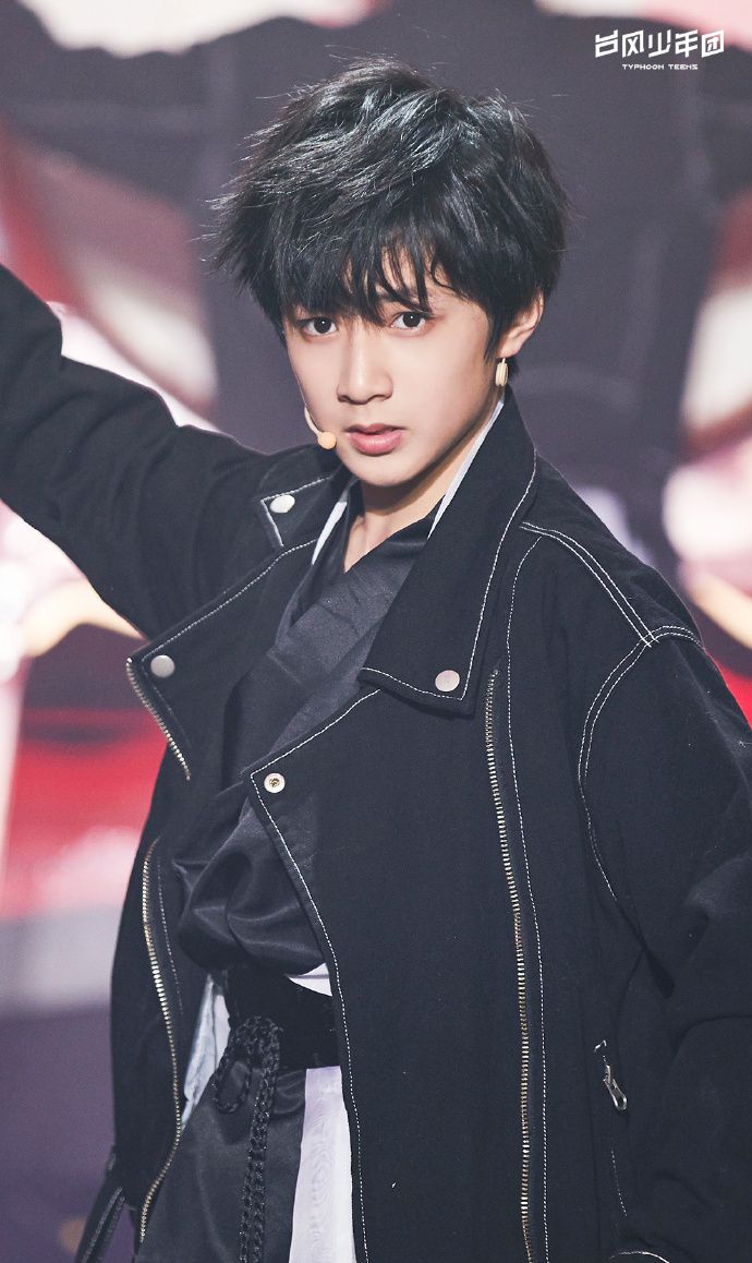 来看看少年们的表现|演唱会|少年|刘耀文_新浪新闻