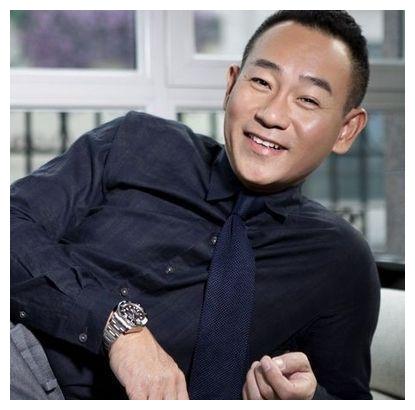 男演员应该是有所耳闻的,许多耳熟能详的港剧中都可以看到他的身影