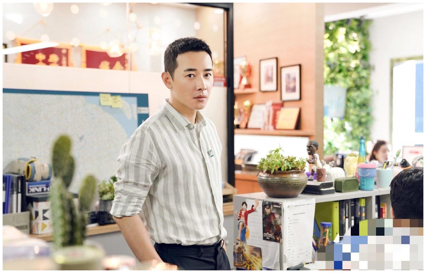 《安家》再掀热议,徐姑姑劝"985"被喷太假,房似锦