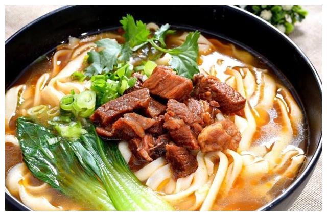 新疆人喜欢吃什么面 新疆人一般平时是吃米饭还是面食啊