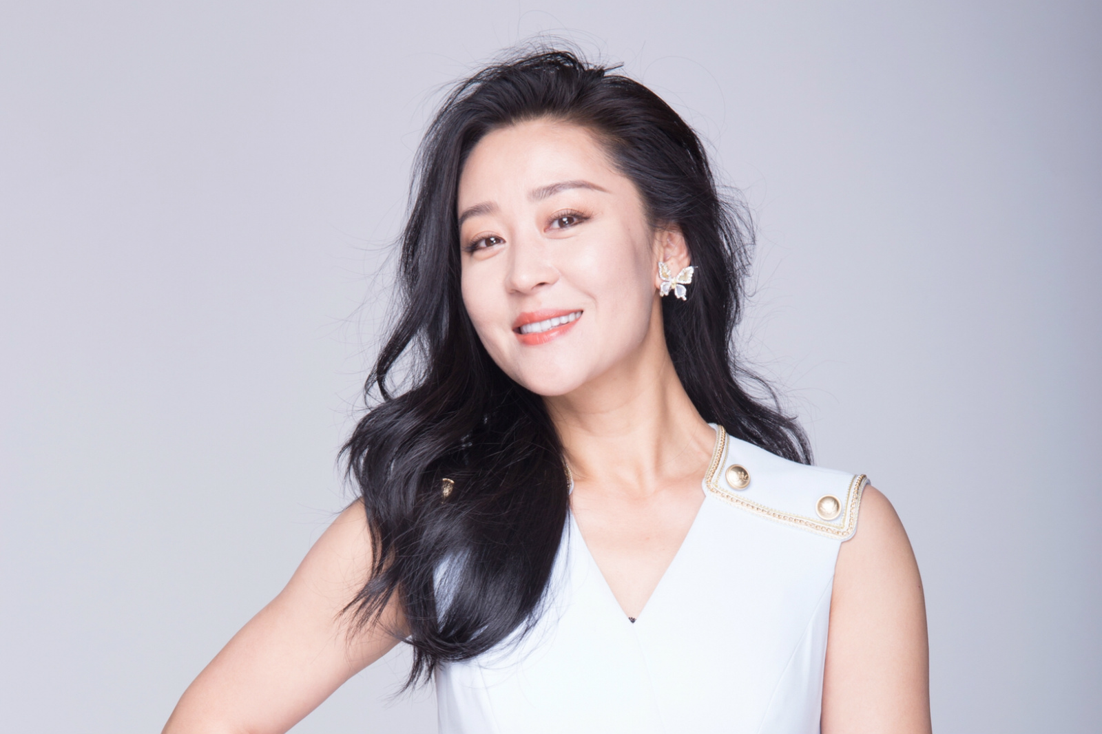 中年女演员苗圃依旧不要命地演戏