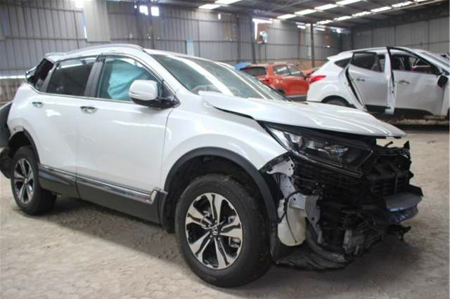 小伙花4万买了一辆本田crv妻子称卖废品吧我看着害怕