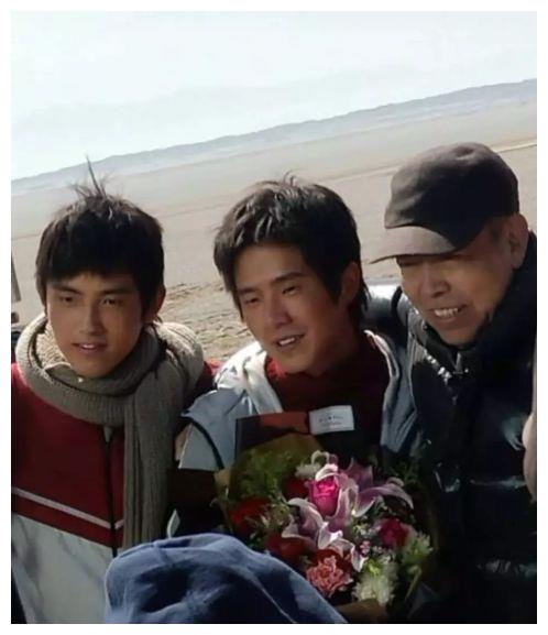 陈飞宇再次出演陈凯歌的电影,穿着土味被嘲笑,旁边的刘昊然更丑