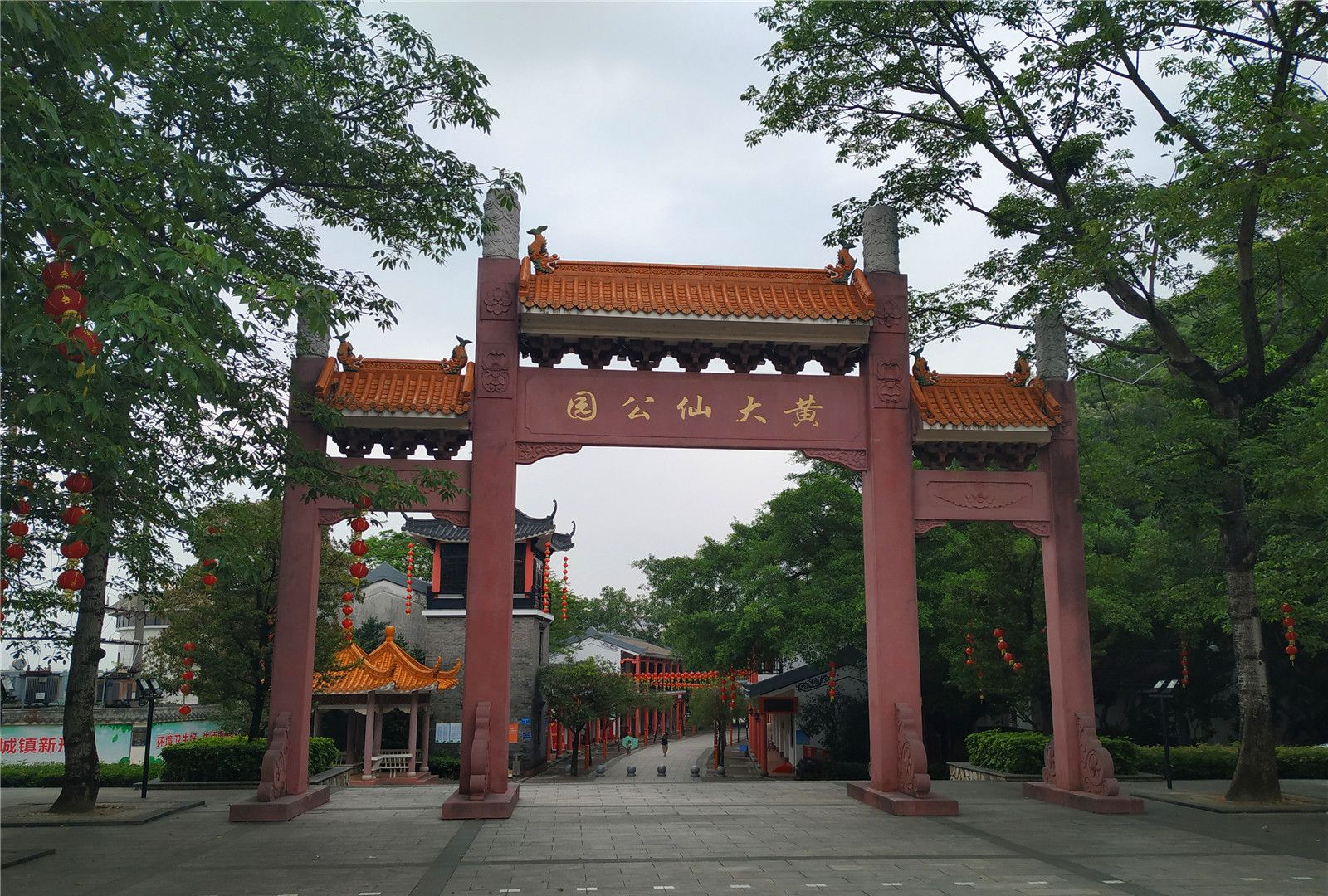 实拍东莞企石黄大仙公园:姻缘树,浩浩东江水,祈福古庙