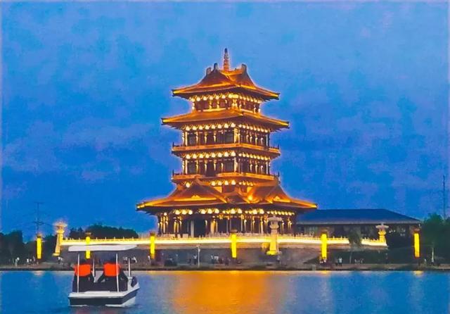 炎炎夏日已然成为了白银市的地标性景观默默伫立于城市的关口避开了