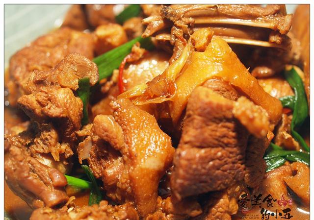 鸭肉家常的做法怎样才好吃当然是浓油赤酱的红焖鸭肉