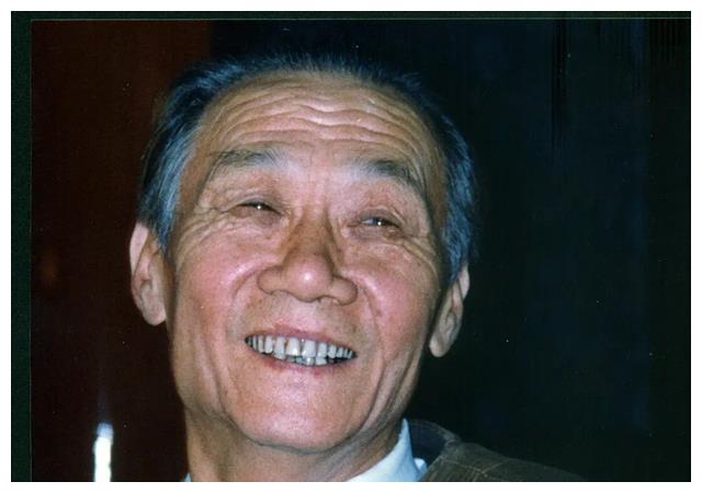 《暖春》里感人肺腑的小花爷爷:63岁火遍大江南北,93岁去世