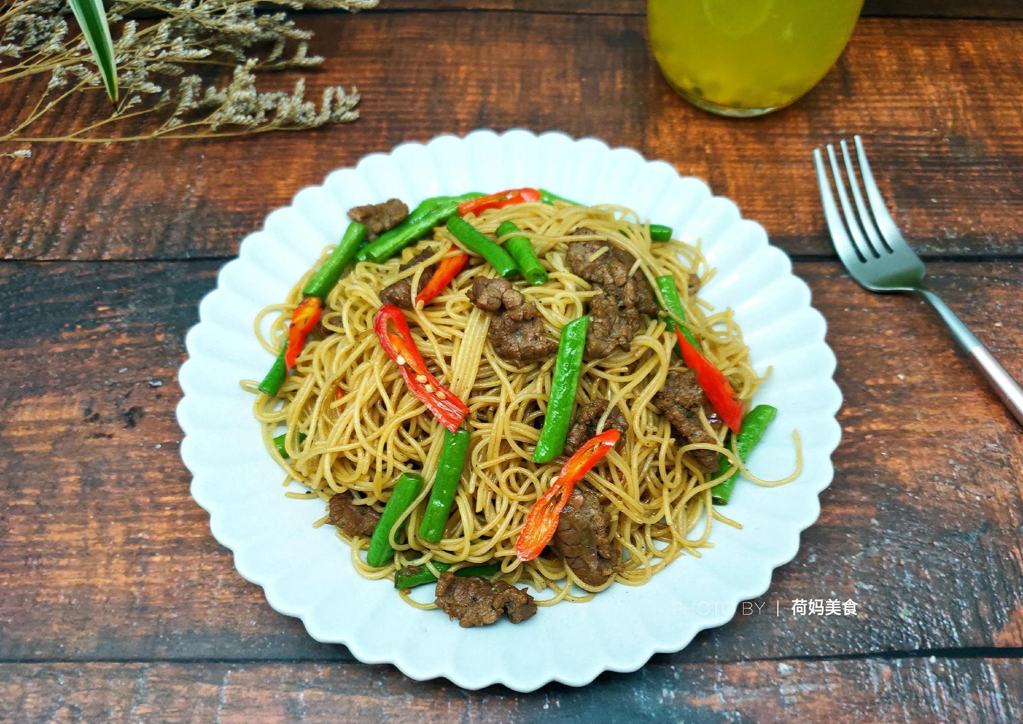 如何炒好一盘牛肉滑嫩,意面滑爽的黑椒牛肉面?