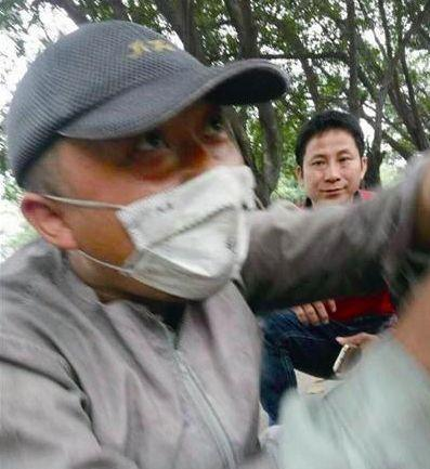 9岁爆红的童星,如今李传却患精神分裂,沦落街头靠捡垃圾为生