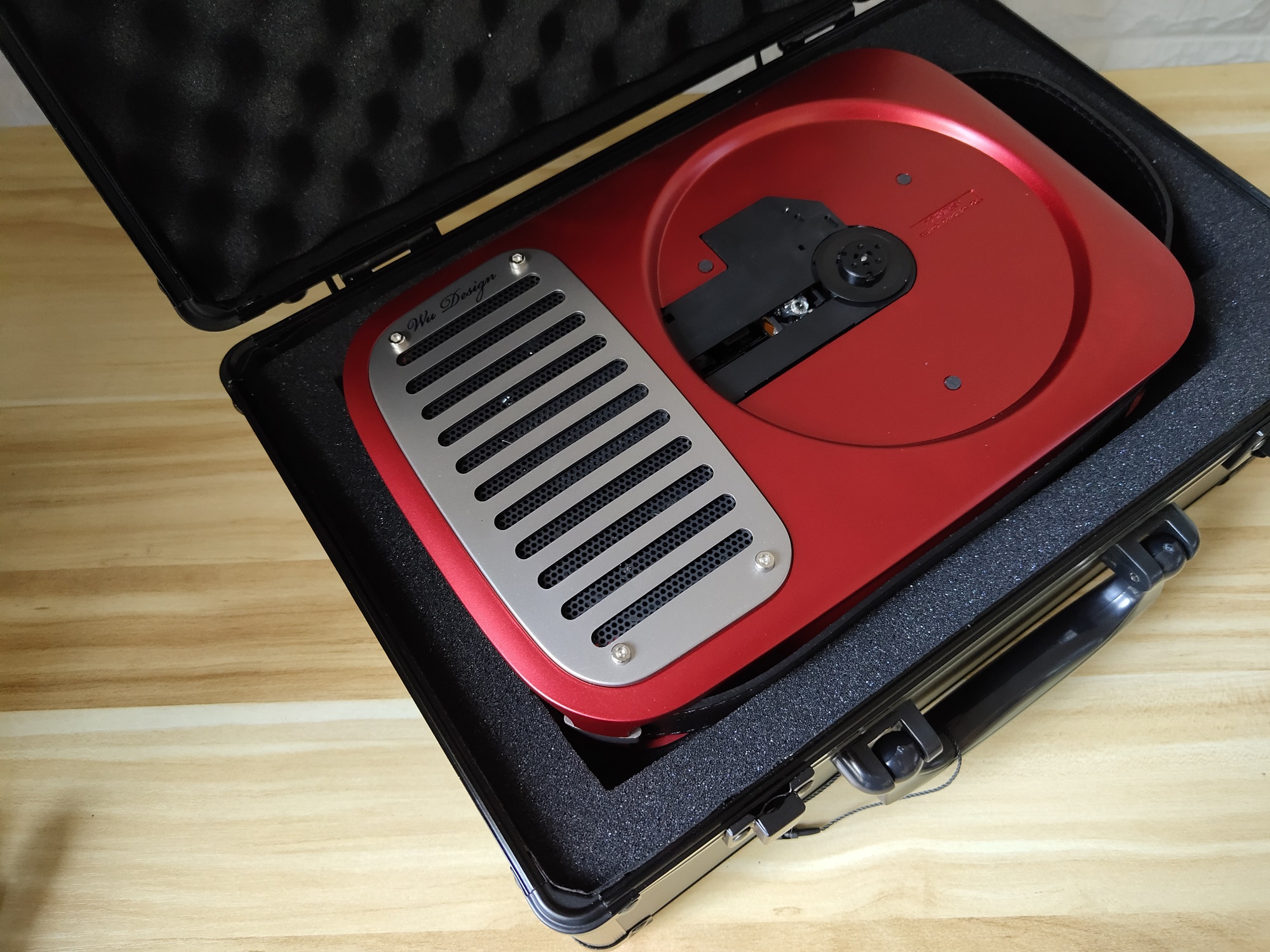 壁挂式cd机进入数字时代,用音乐勾起怀旧回忆!