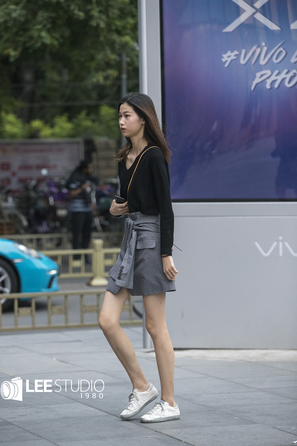 街拍;时尚混搭让你想不火都难,小脏鞋怎么搭配好看