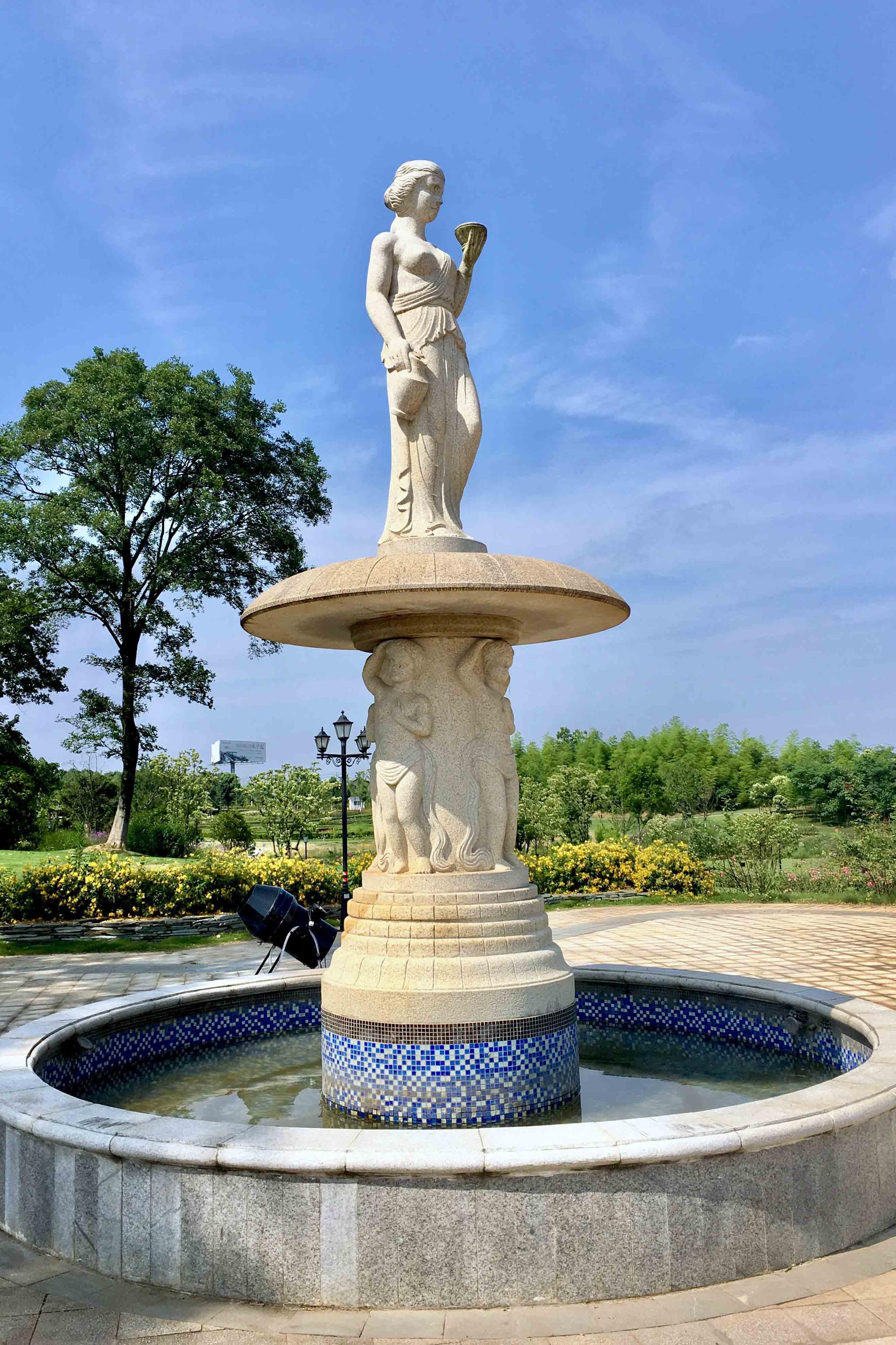 梓山湖蜜月湾玫瑰园(明年5月再来看花)【湖北 咸宁】