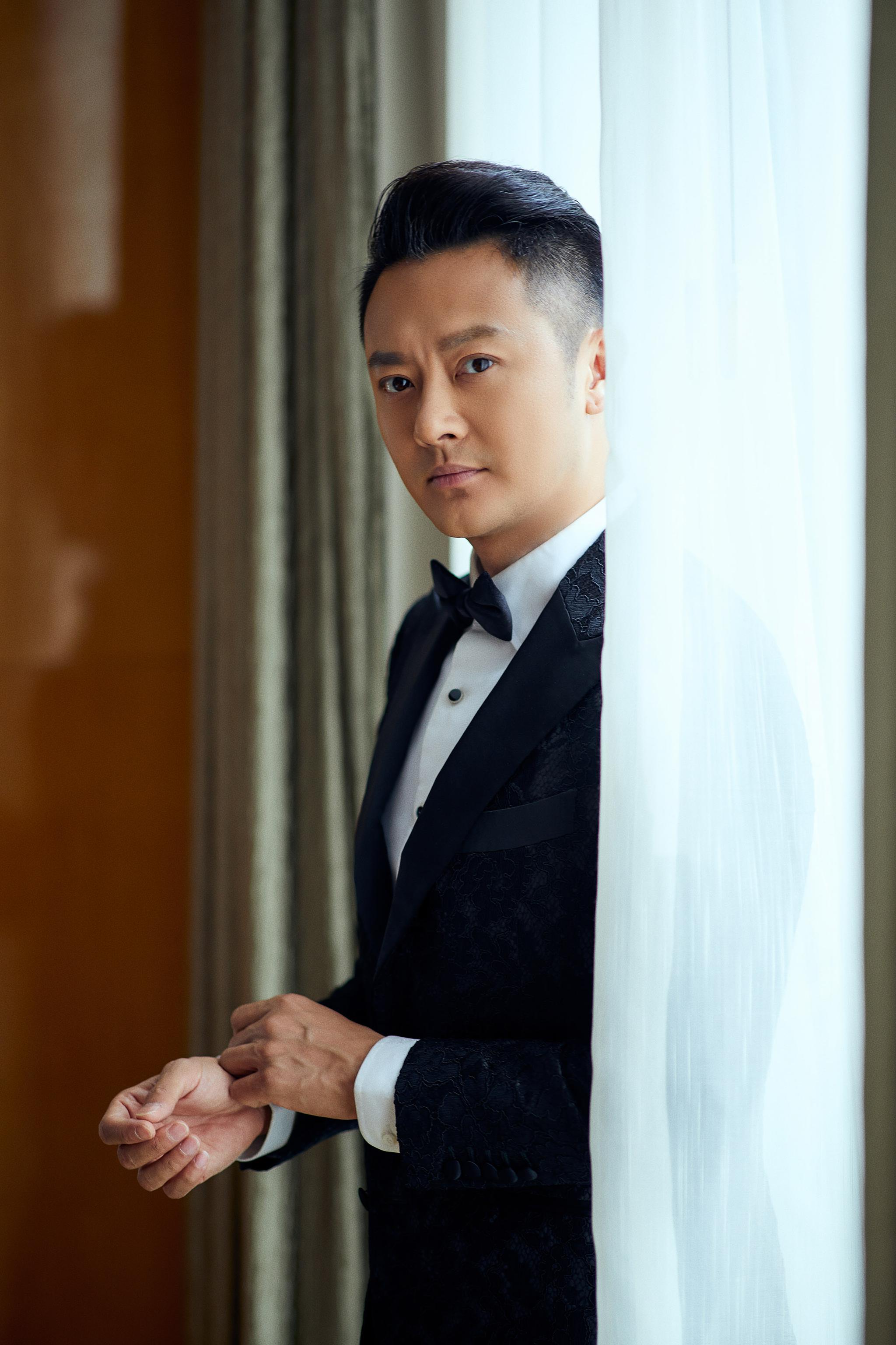 印小天亮相烈火英雄首映与黄晓明难兄难弟共赴火险