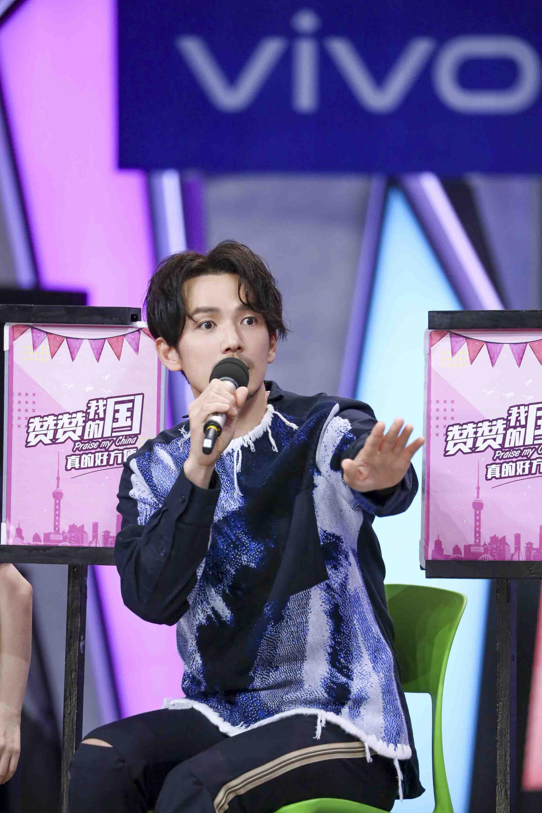 钟汉良《快乐大本营》现场秀厨艺