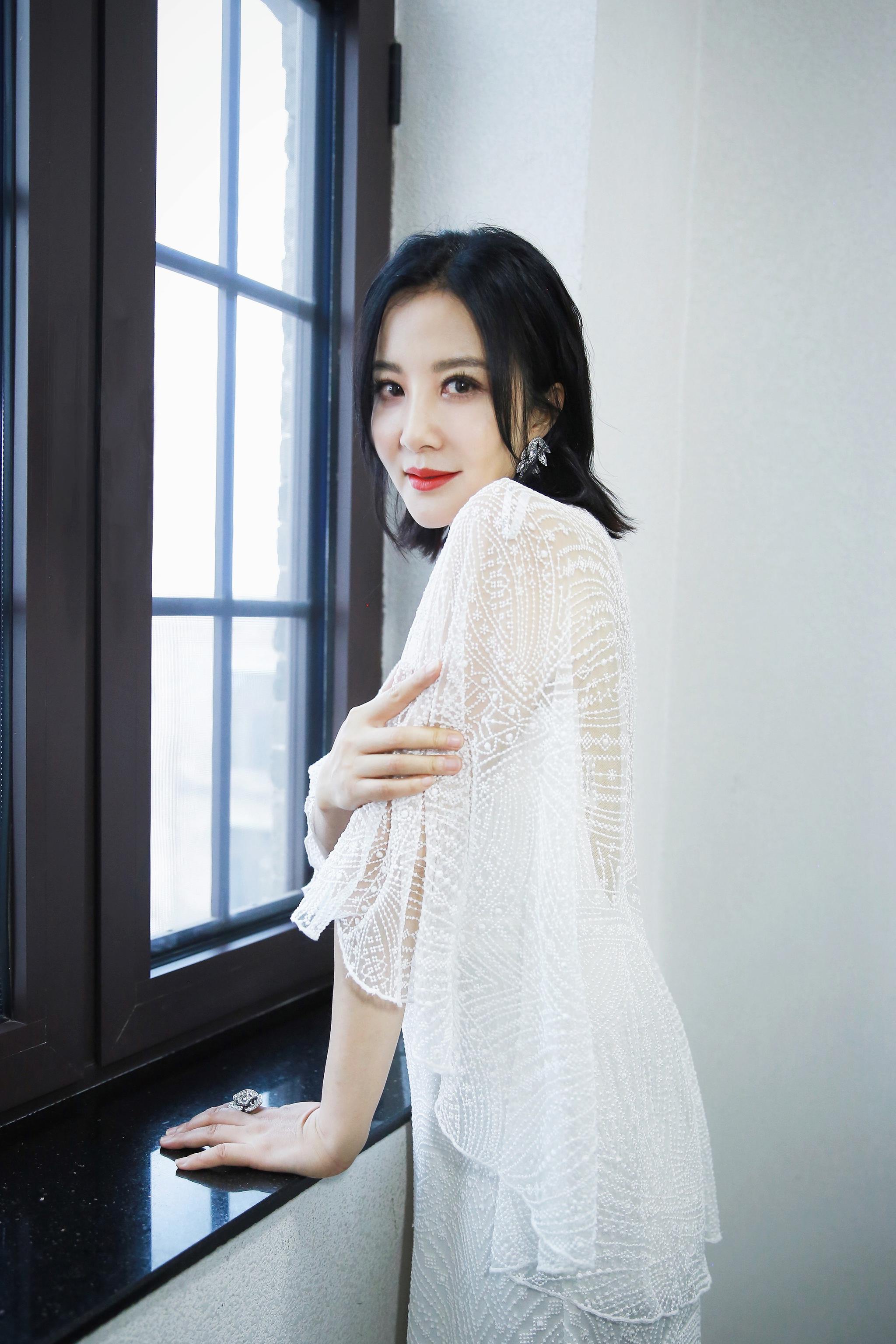 陶红出席jstyle精美颁奖礼 斩获年度实力女演员