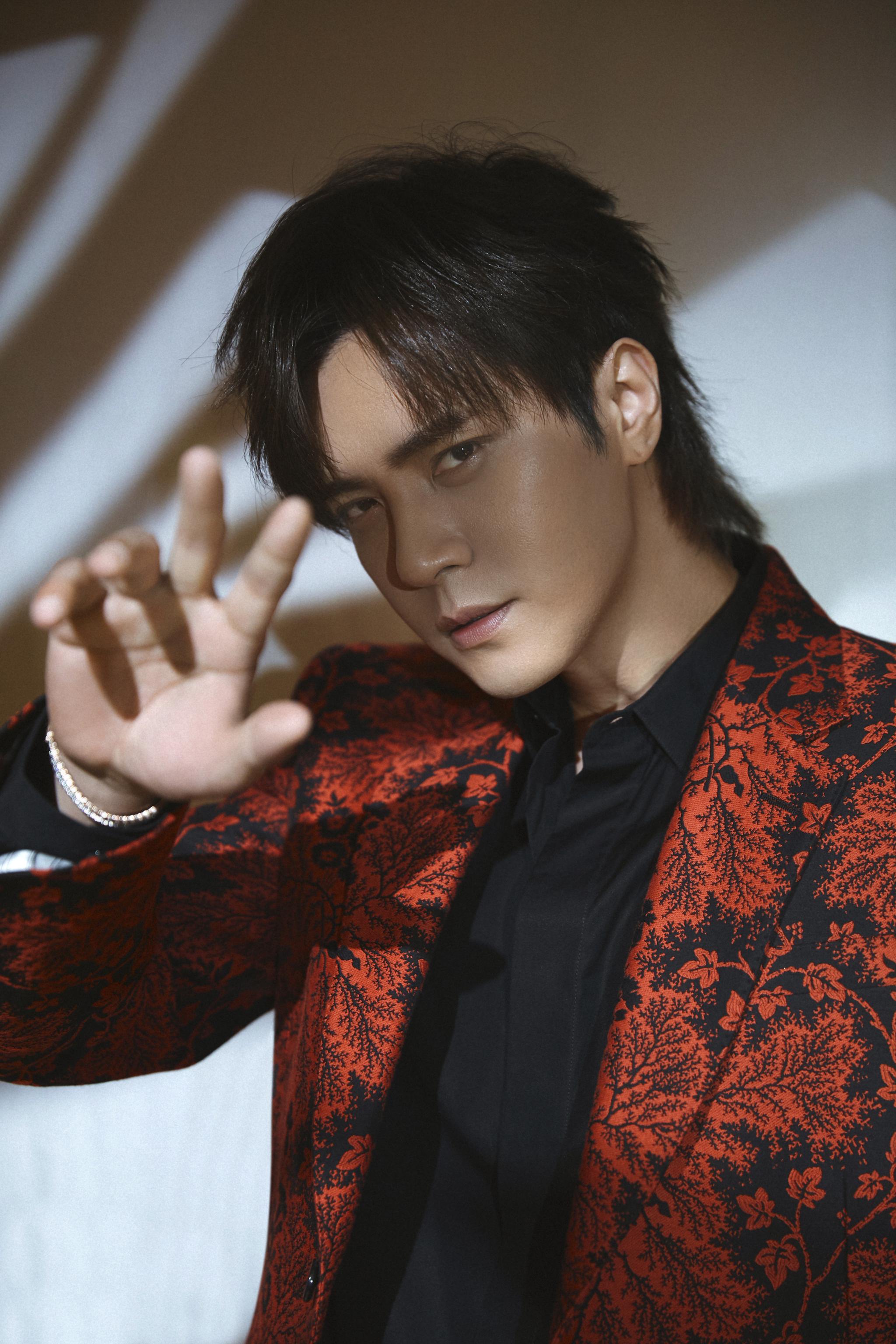 罗志祥首登2020央视春晚  两度唱跳舞台燃动喜气正能量