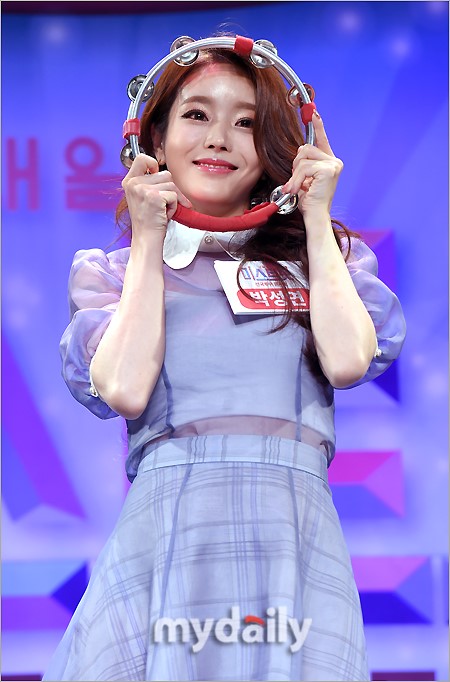 宋佳仁等韩国女歌手参加《miss trot》全国巡演第二季发布会