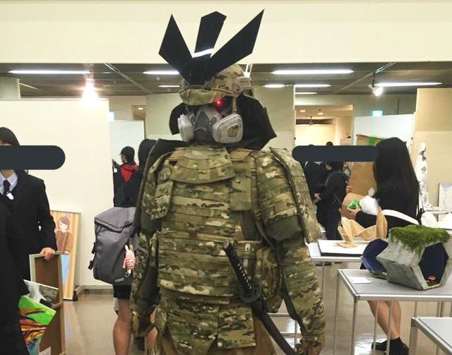 日本创客推出现代化武士甲,兼顾传统与作战需求,引发网友热议|武士|现代化|创客_新浪新闻