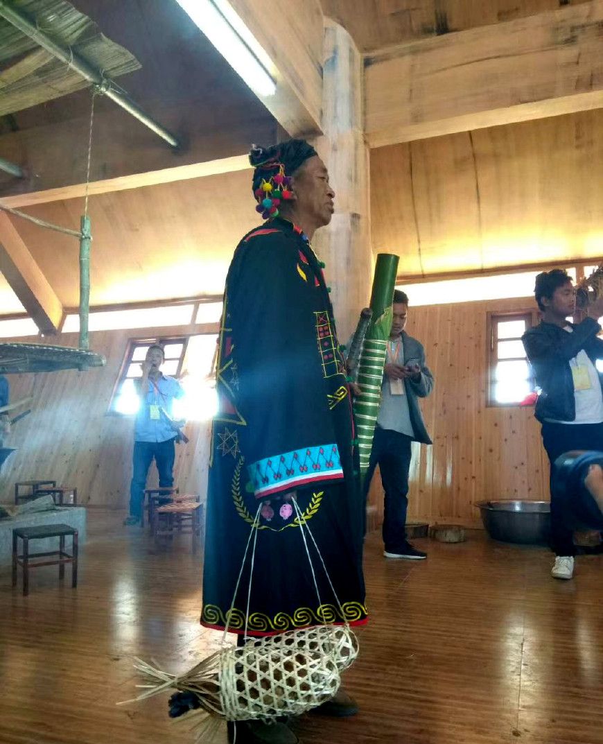18年芒市景颇族目瑙纵歌节前祭祀活动 剽牛 念鬼 18年芒市景颇族目瑙纵歌节前祭祀活动 剽牛 念鬼