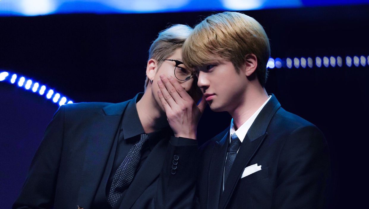 防弹少年团:磕队内cp风生水起之铁打的南硕,大哥队长稳定发糖