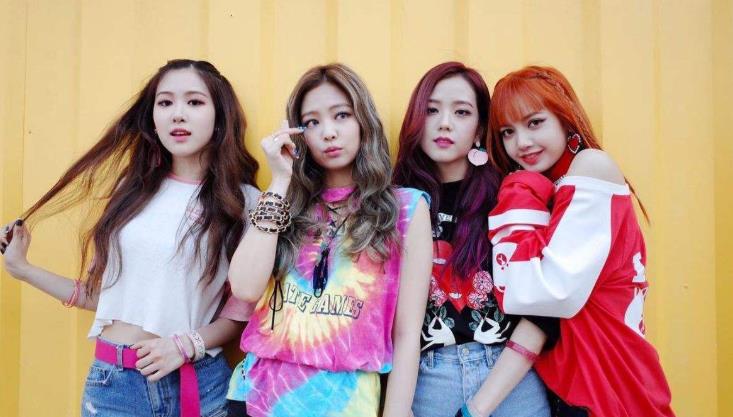 blackpink：rose鼓起勇气夸wendy的头发，Lisa在后面都吃醋了！|头发|勇气|表情_新浪新闻