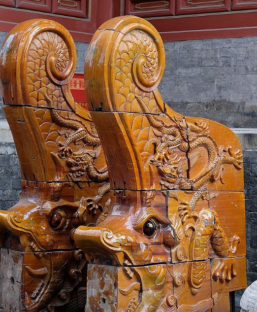 故宫太和殿正脊两端各有一只鸱吻国内古建中最大的一对