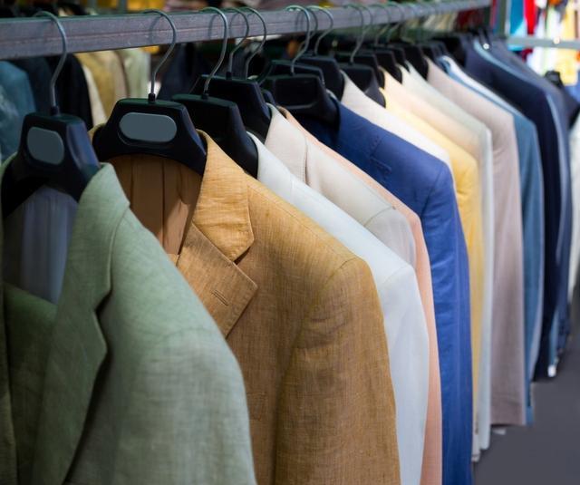 快鱼服饰老总_苗族服饰(3)