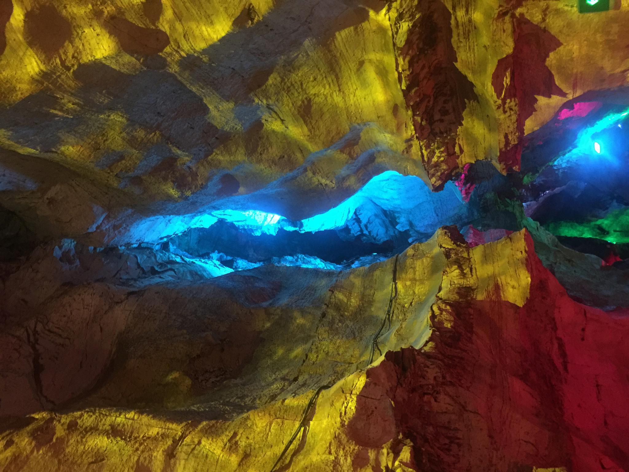 京郊探险门头沟亿年八奇洞叹大自然鬼斧神工