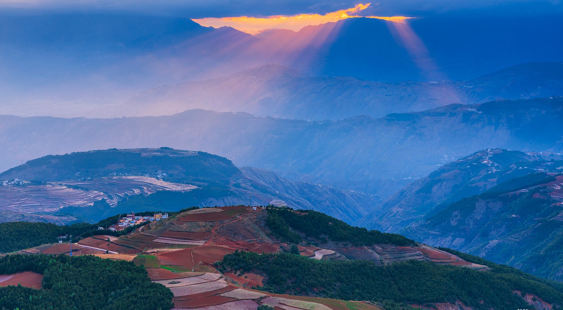 风光摄影东川红土地观日出