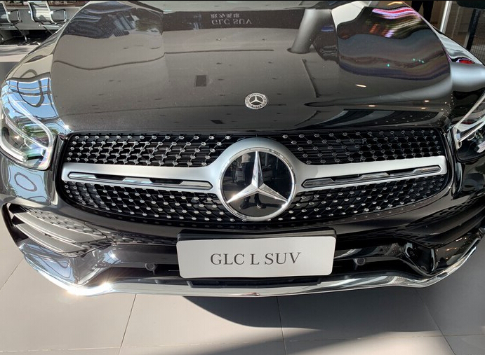 2020款奔驰glc260l豪华版到店实拍