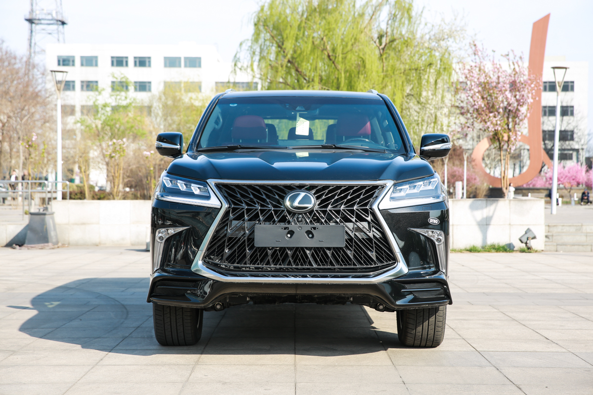 平行进口车实拍|霸气的外观,lx570限量版,粗狂又不失绅士.