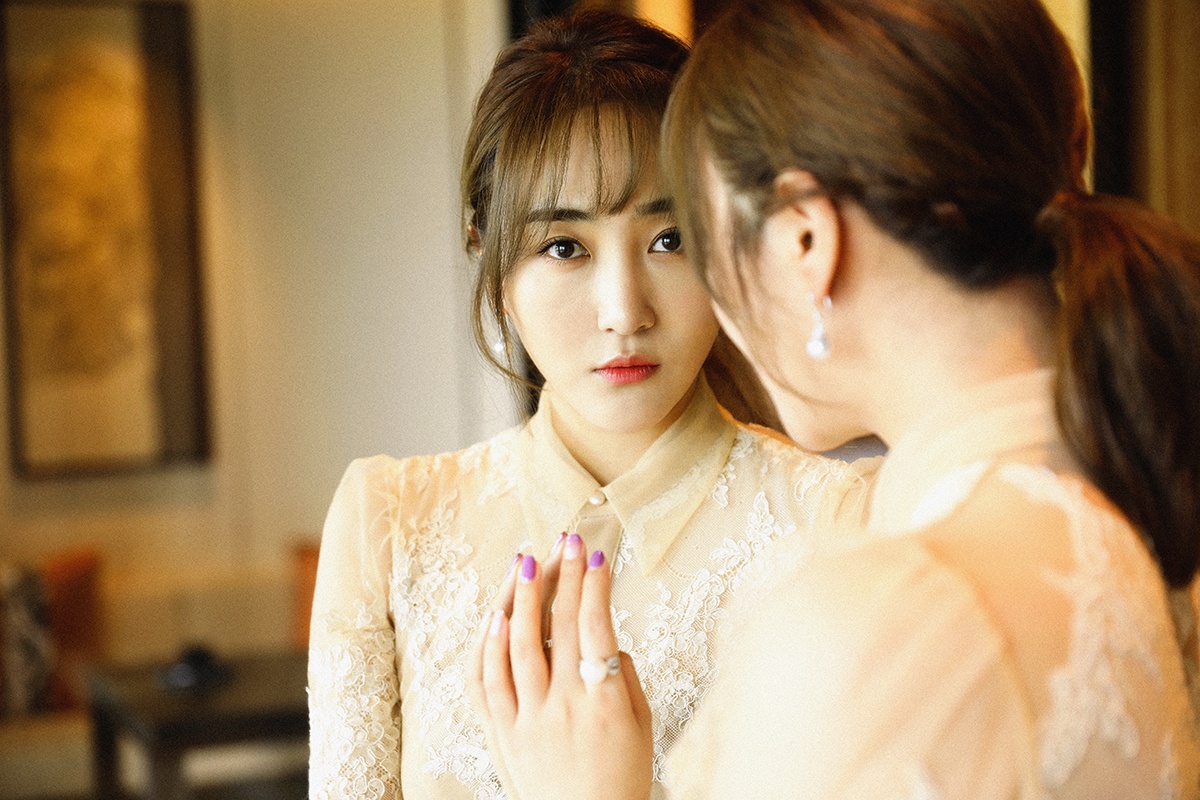 高姝瑶亮相海南岛国际电影节 裙裾飘飘仙气十足