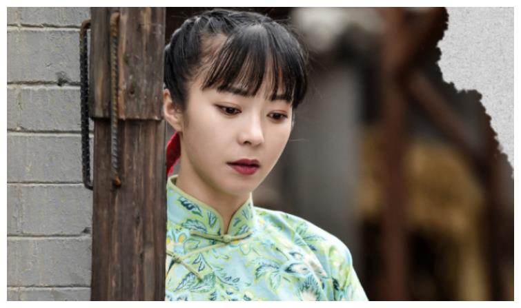 凭《魔幻手机》红极一时,却因满嘴脏话毁了玉女形象,沦为十八线