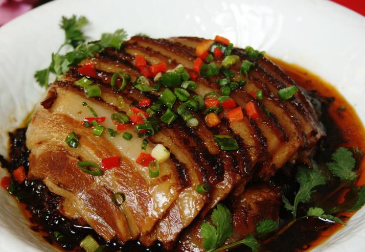 它是"客家三件宝"之一,教你3个小技巧,肉质软烂,肥而不腻!