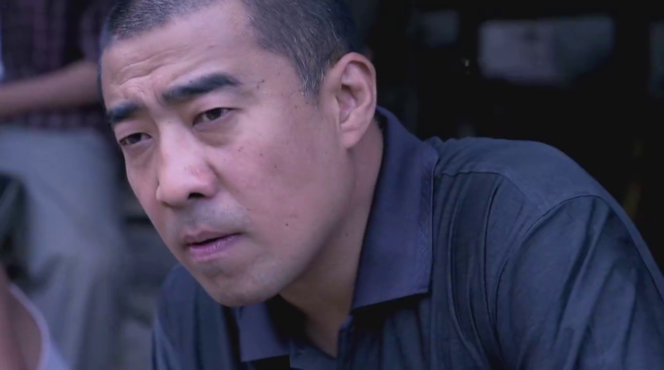 黑砖窑打工的傻子,竟是卧底高手,1个人单挑3个壮汉