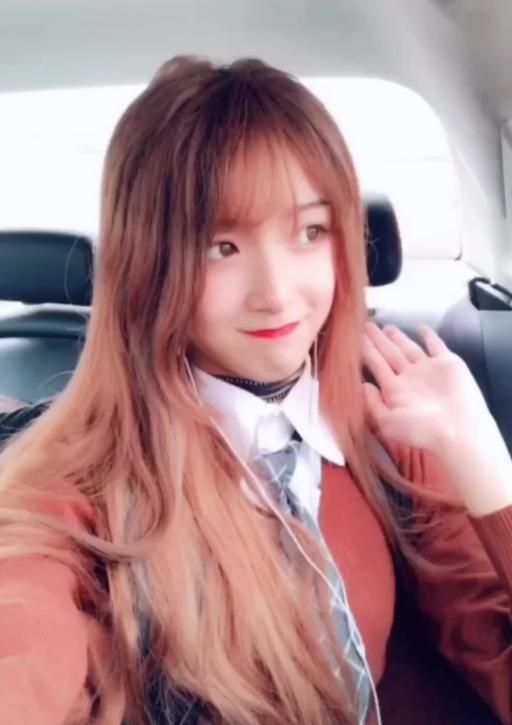 最美女装大佬16岁的abbily往脸上加料粉丝有点心疼