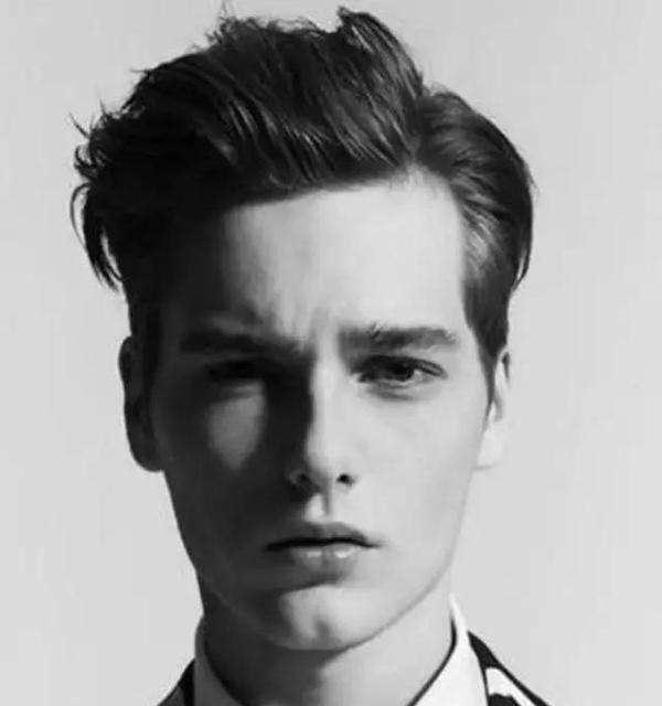 有哪些好看的男偏分发型?