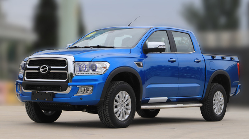 小号国产猛禽大皮卡!柴油四驱自动挡,不足15万