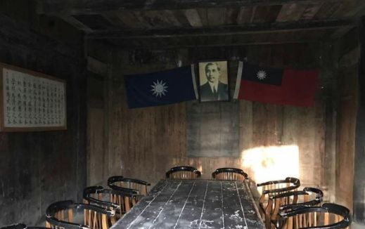 直击国军集中营遗址:刑讯室惨无人道,军统玩乐处风景如画!|军统特务|息烽集中营|息烽|湖面|山体_新浪新闻