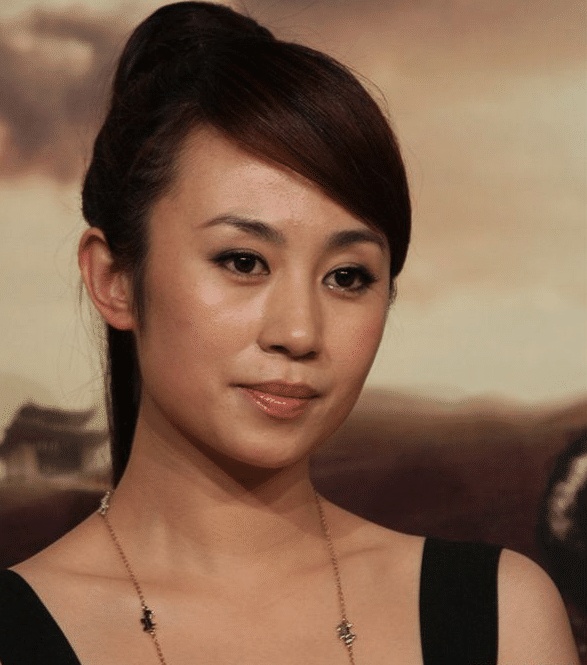 马丽微博晒美照蜕去喜剧演员的丑萌状态好似十八岁美少女