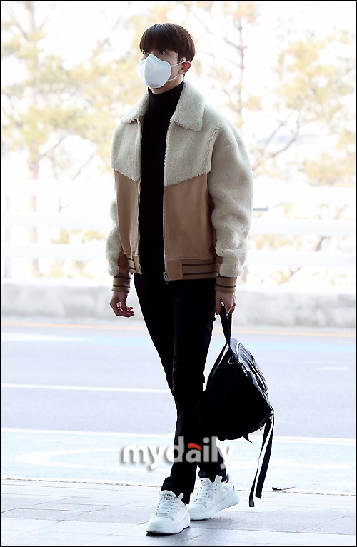 韩国男团东方神起仁川机场启程飞往雅加达